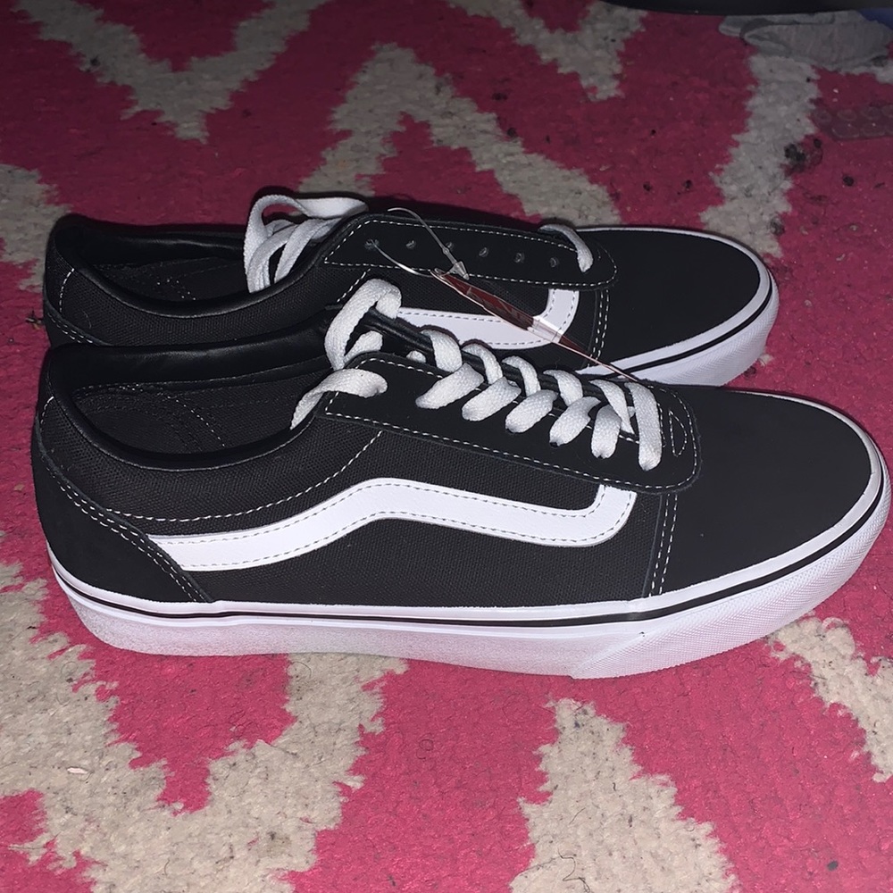 BRAND NEW vans